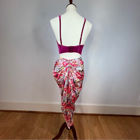 Deep Fuchsia Hook & Eye Velvet Bralette - Picture 4 of 14